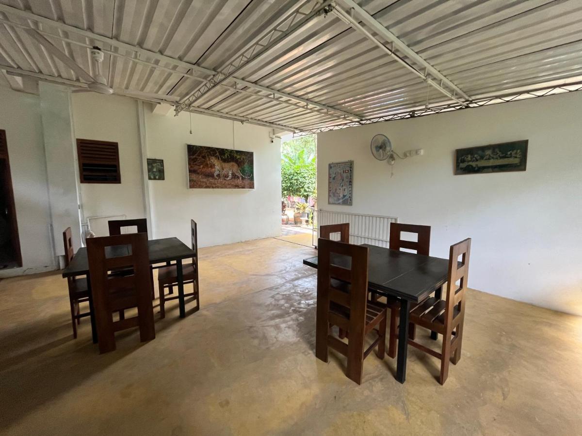 Jami River Side Hotel & Yala Safari Place Тиссамахарама Экстерьер фото