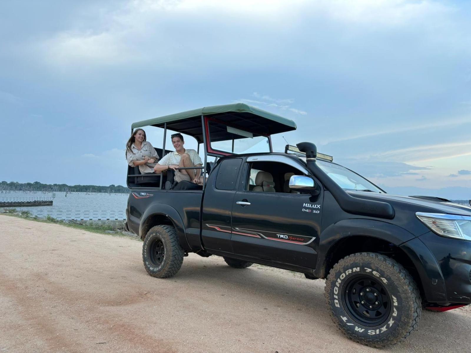 Jami River Side Hotel & Yala Safari Place Тиссамахарама Экстерьер фото